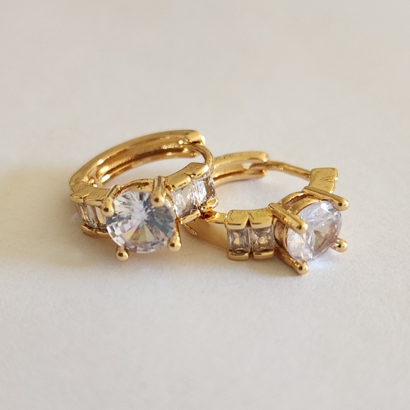 New 18K Gold Plated Diamond Huggie Hoop Earrings for Women - Picture 2 of 9